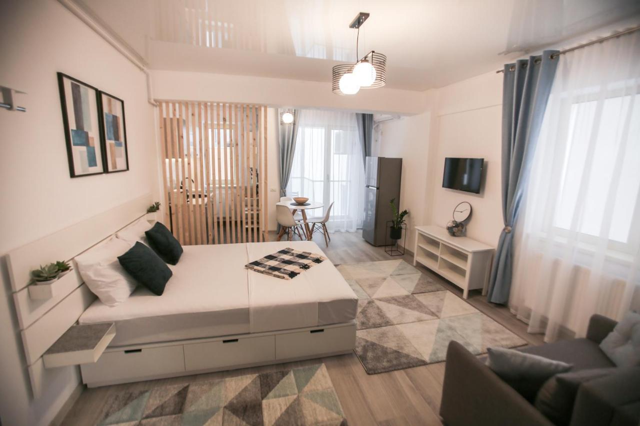 Premium Studios Mamaia Nord - Marea La 50M Năvodari Esterno foto