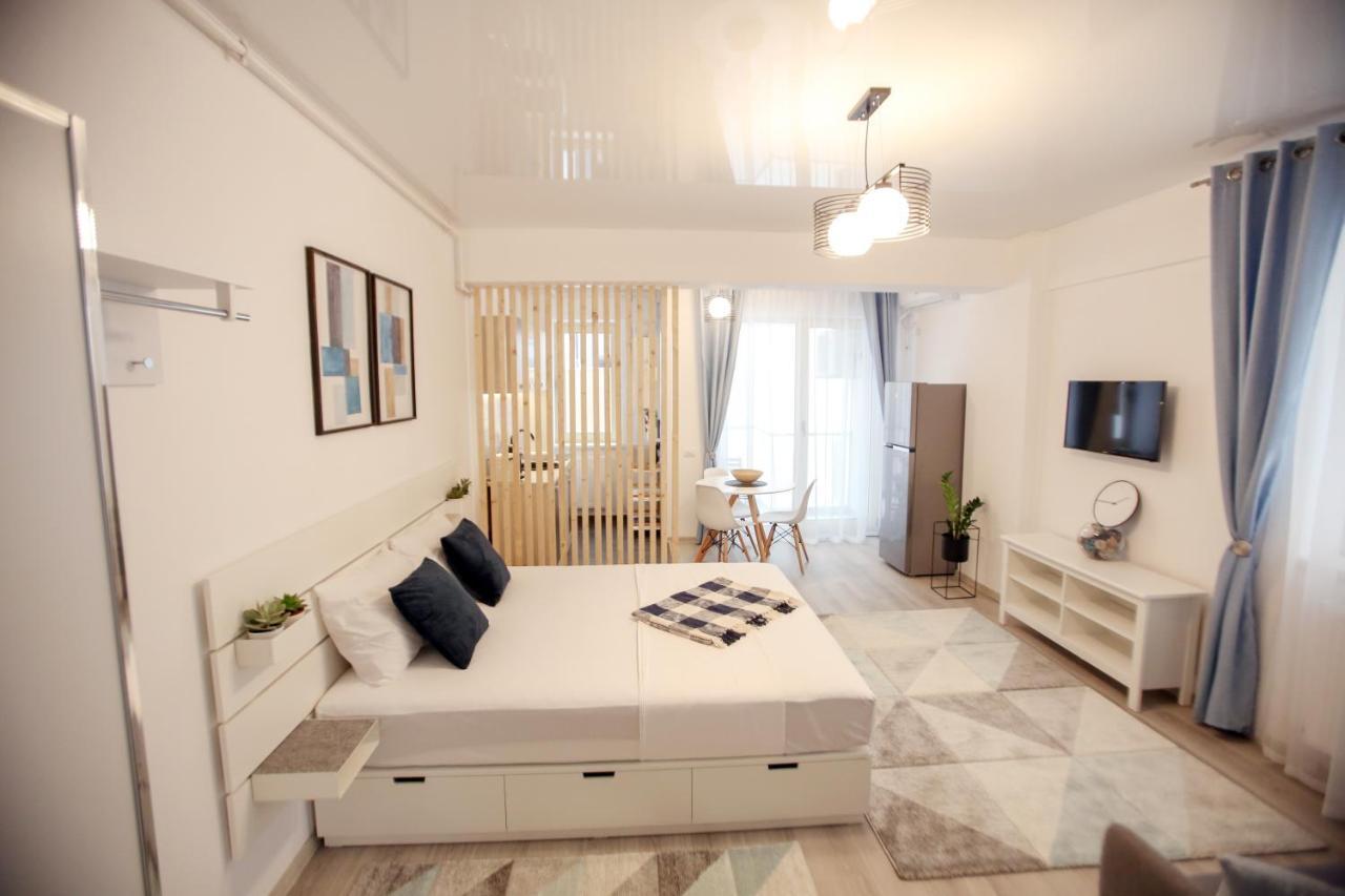 Premium Studios Mamaia Nord - Marea La 50M Năvodari Esterno foto