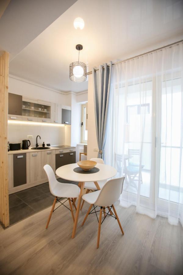 Premium Studios Mamaia Nord - Marea La 50M Năvodari Esterno foto