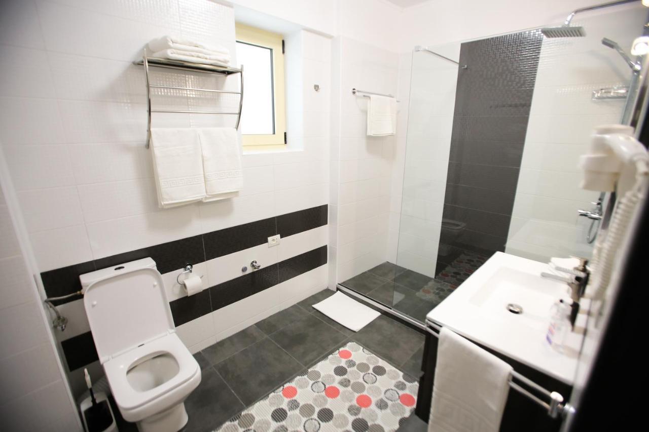 Premium Studios Mamaia Nord - Marea La 50M Năvodari Esterno foto
