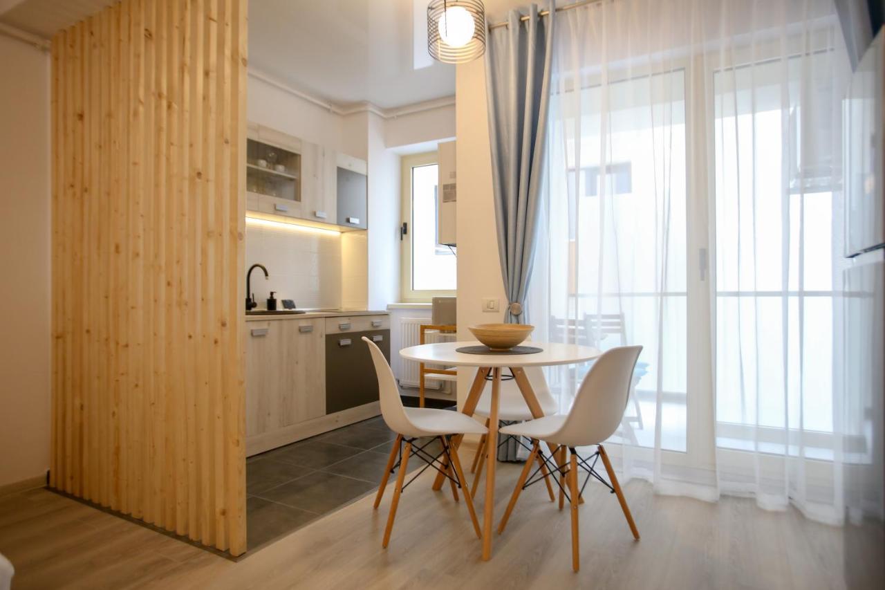 Premium Studios Mamaia Nord - Marea La 50M Năvodari Esterno foto